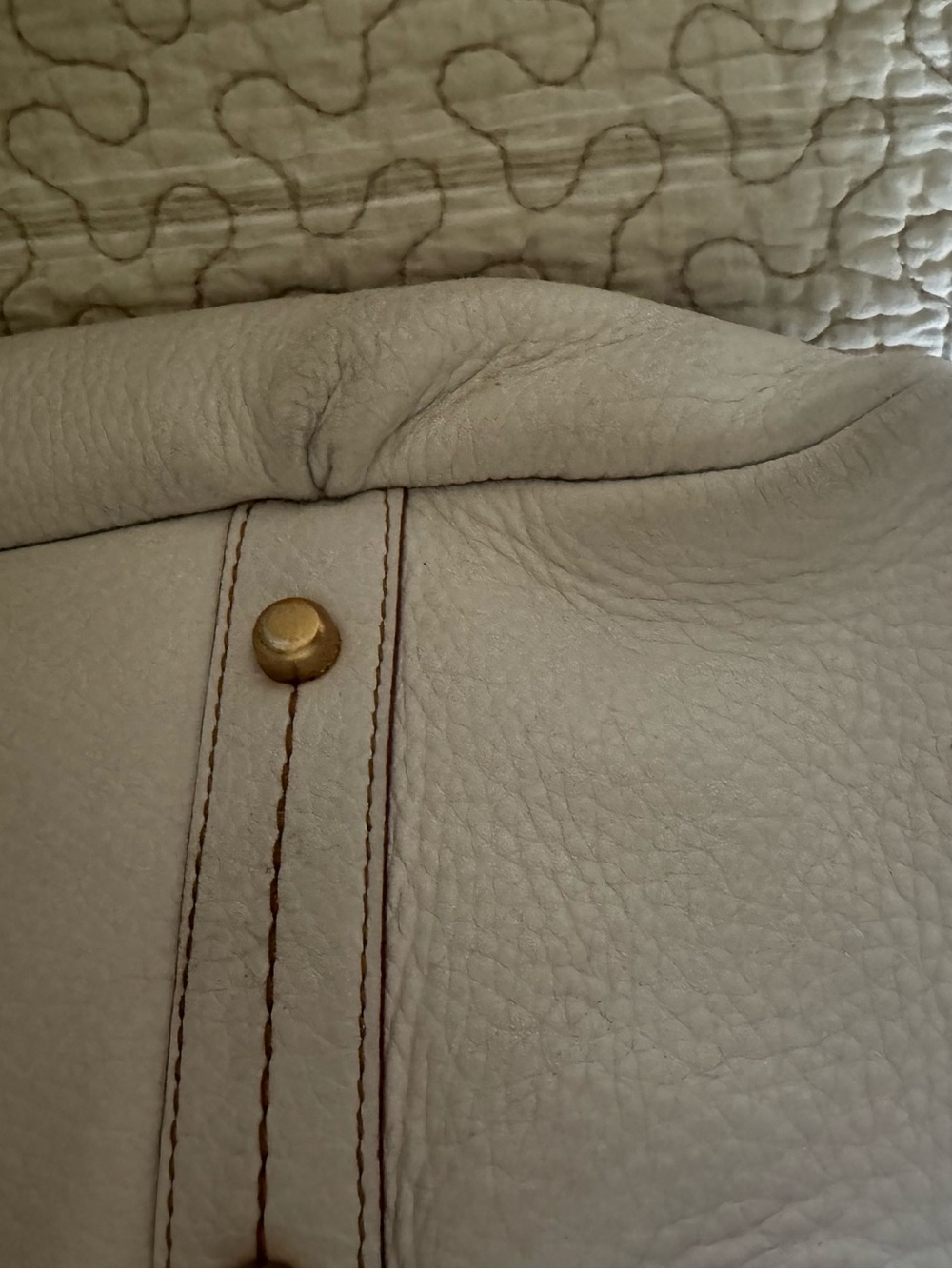Coach 1941 Bandit 39 Hobo in Chalk with Gold Hardware - Picture 10 of 16
